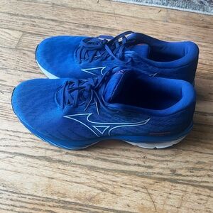Men’s New Asics Mizuno Wave Running Shoes Size 10